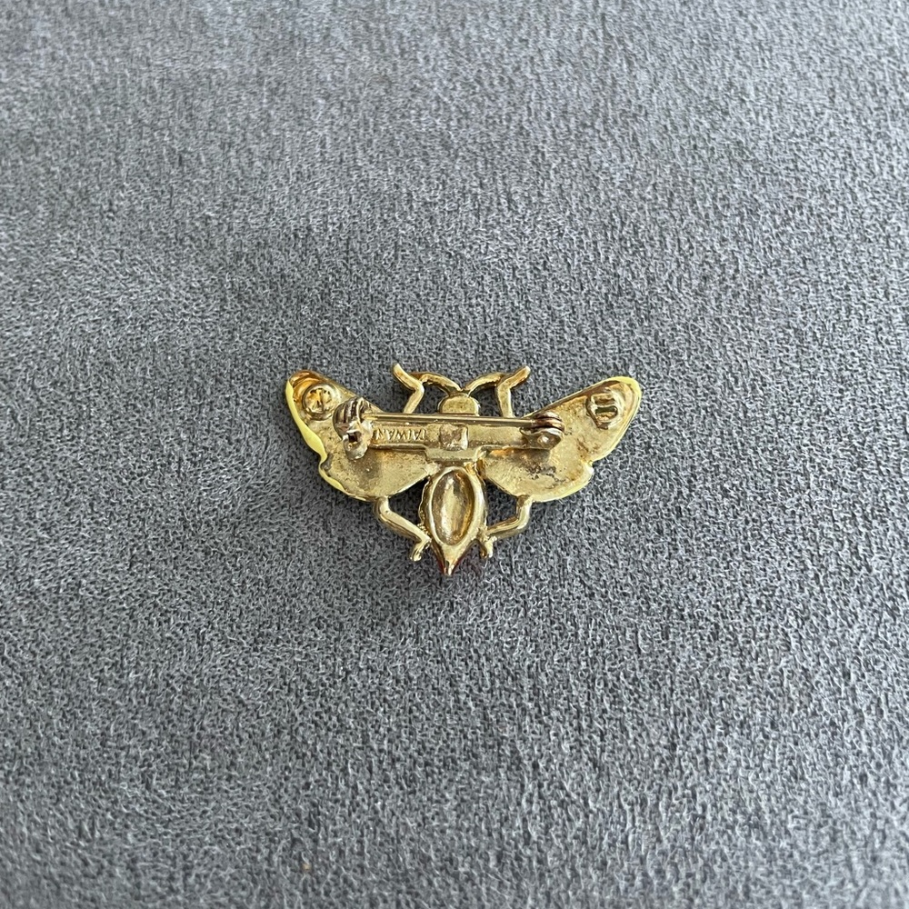 Moth/bug pin - Picture 2 of 2